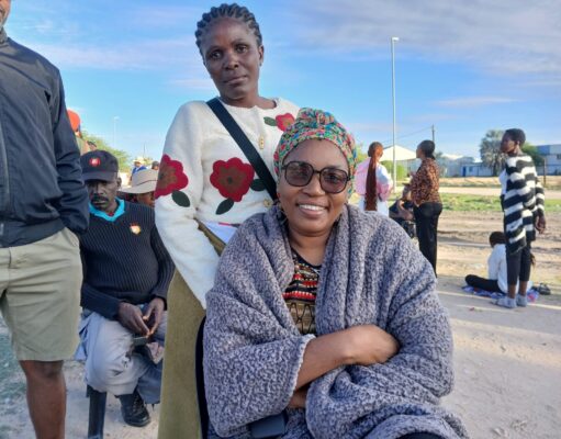 Chairs, selfies, sunscreens and food in election lines