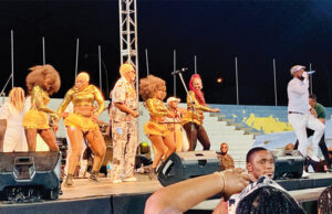 Awilo, supporting acts take concert goers on nostalgic trip